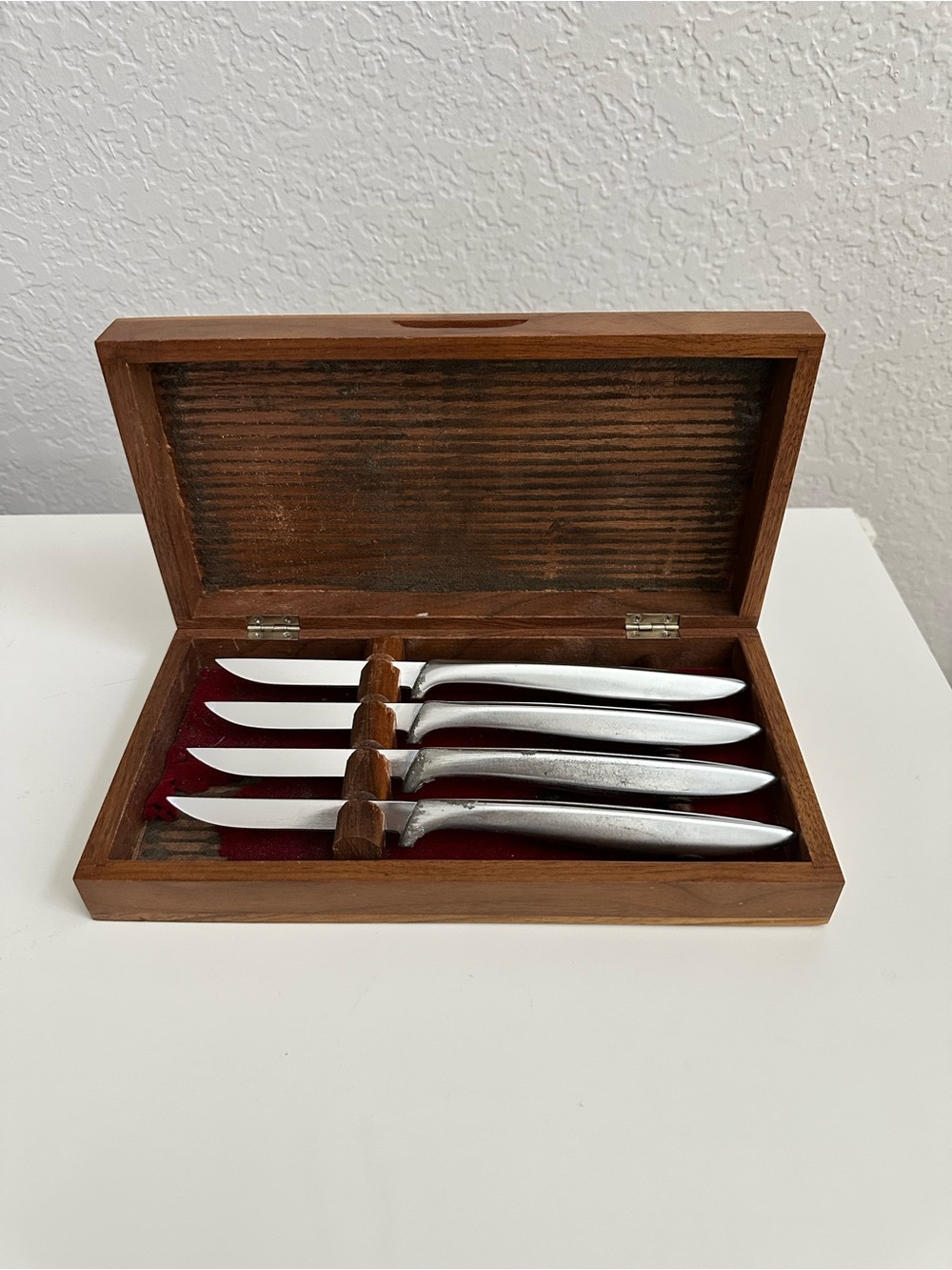 Vintage Gerber Miming Legendary Blades-Steak Knives-Set of 4-Original Walnut Box